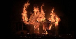 Тушили больше часа: под Днепром загорелся дом - рис. 19
