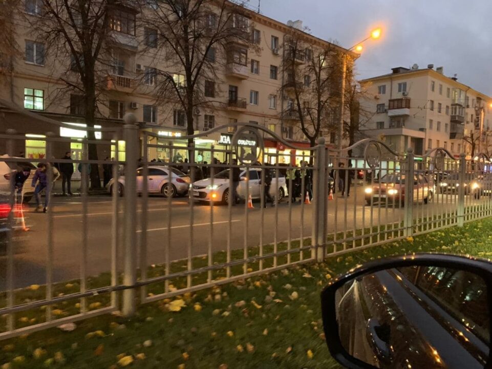 ДТП в Харькове: на островке безопасности сбили четверых человек - рис. 1