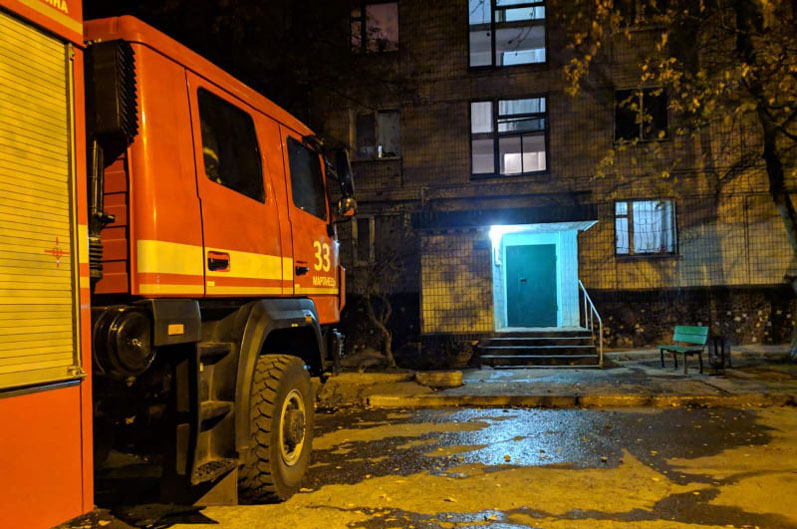 В Марганце ночью горела квартира: погибли двое маленьких детей - рис. 2