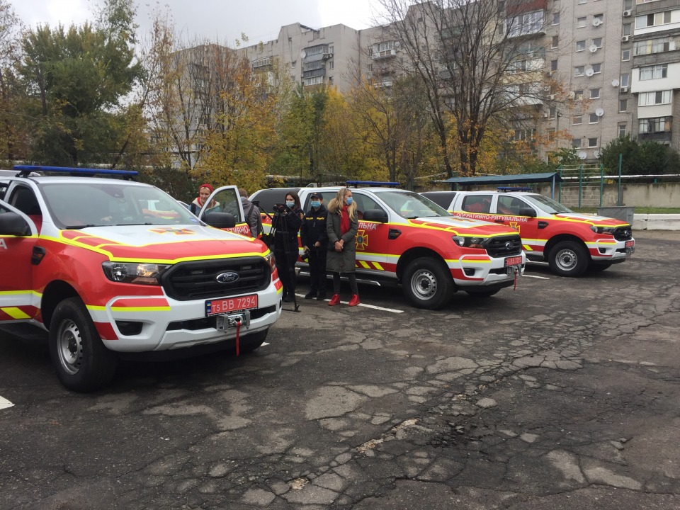 Спасатели Днепропетровской области получили новые спецмашины - рис. 2