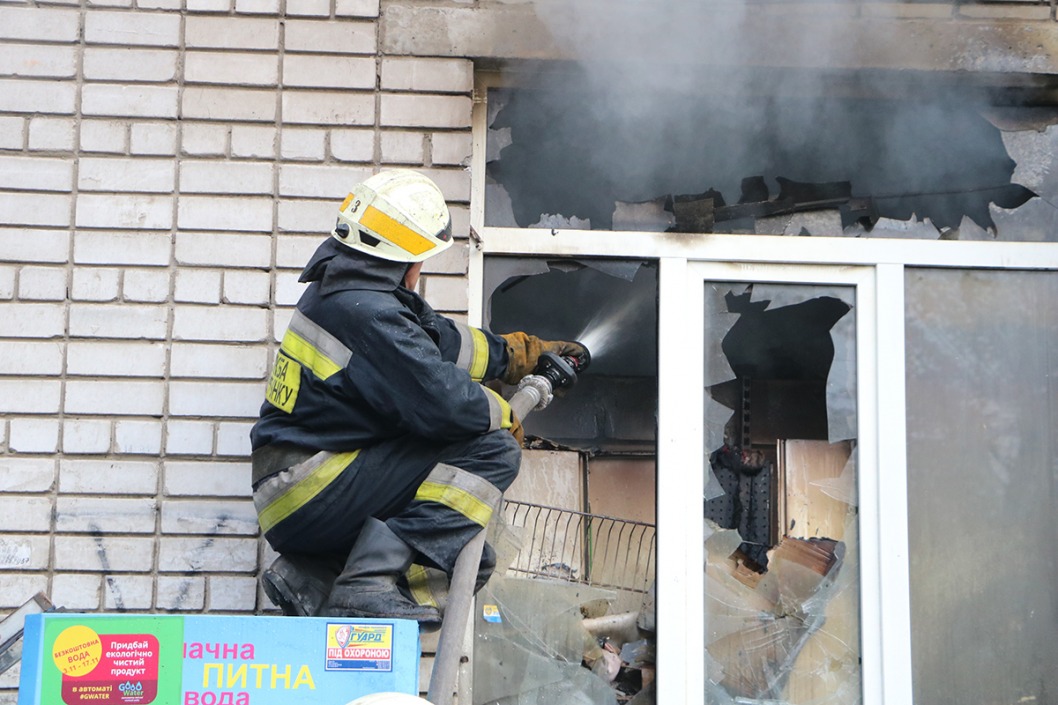 В Днепре загорелись склады сети магазинов EVA (ФОТО, ВИДЕО) - рис. 5