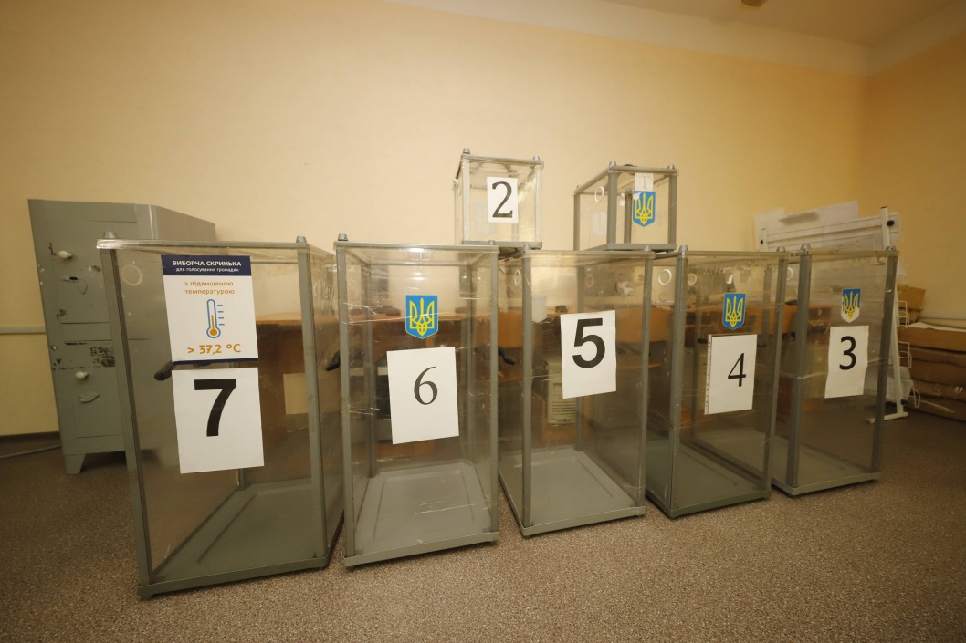 Второй тур выборов в Днепре: избирательные участки в школах готовы к безопасному голосованию - рис. 5