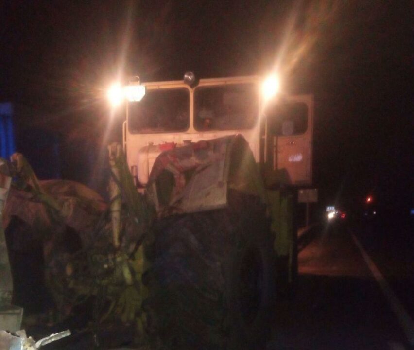 На трассе Днепр-Запорожье автобус врезался в трактор: есть погибший и пострадавшие - рис. 3
