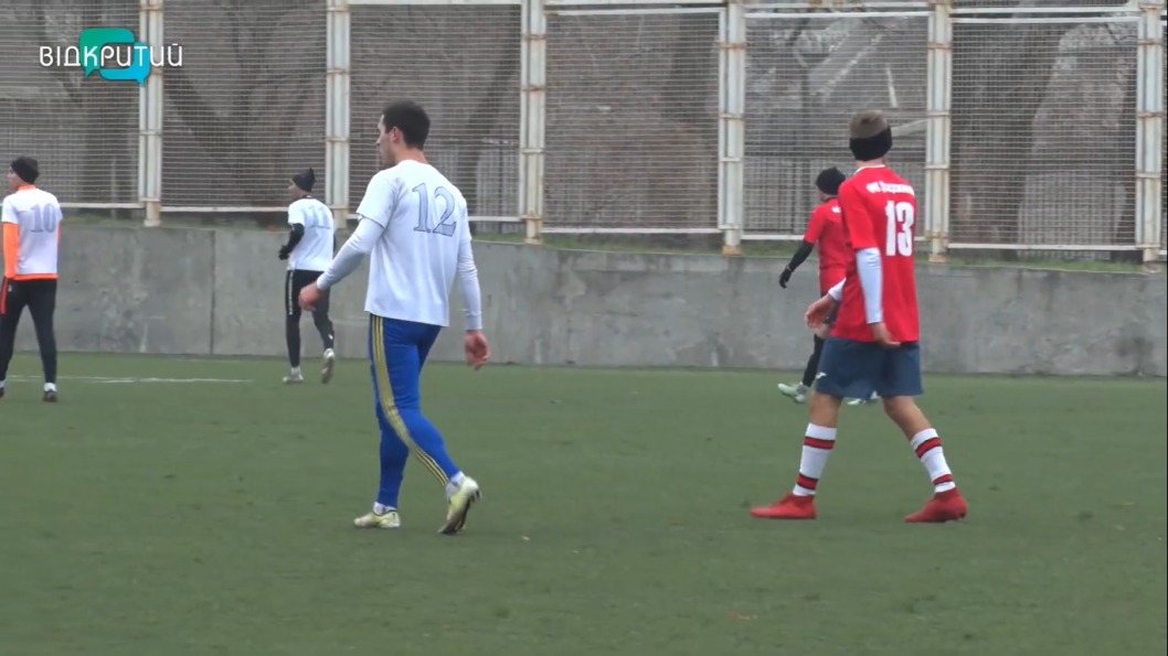 На Днепропетровщине стартовал традиционный зимний футбольный турнир - рис. 1