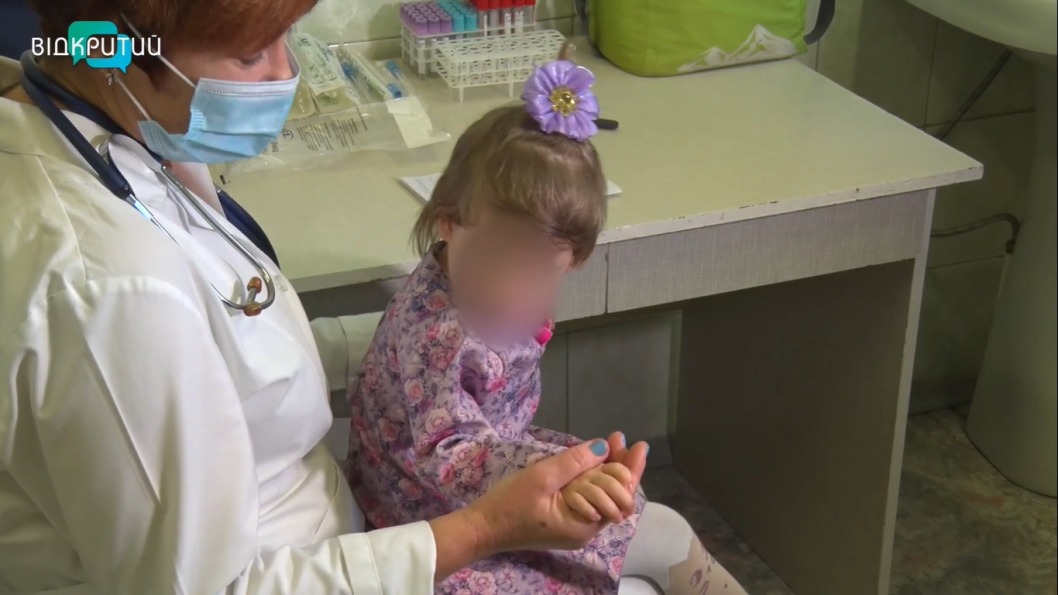 Днепровские врачи обследовали детей, лишенных родительской опеки - рис. 1
