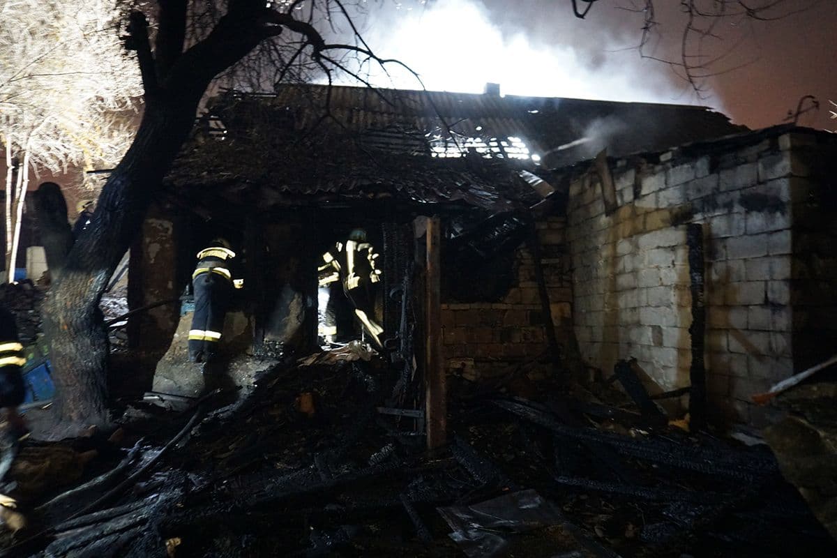 В Днепре на пожаре погибли трое мужчин - рис. 1
