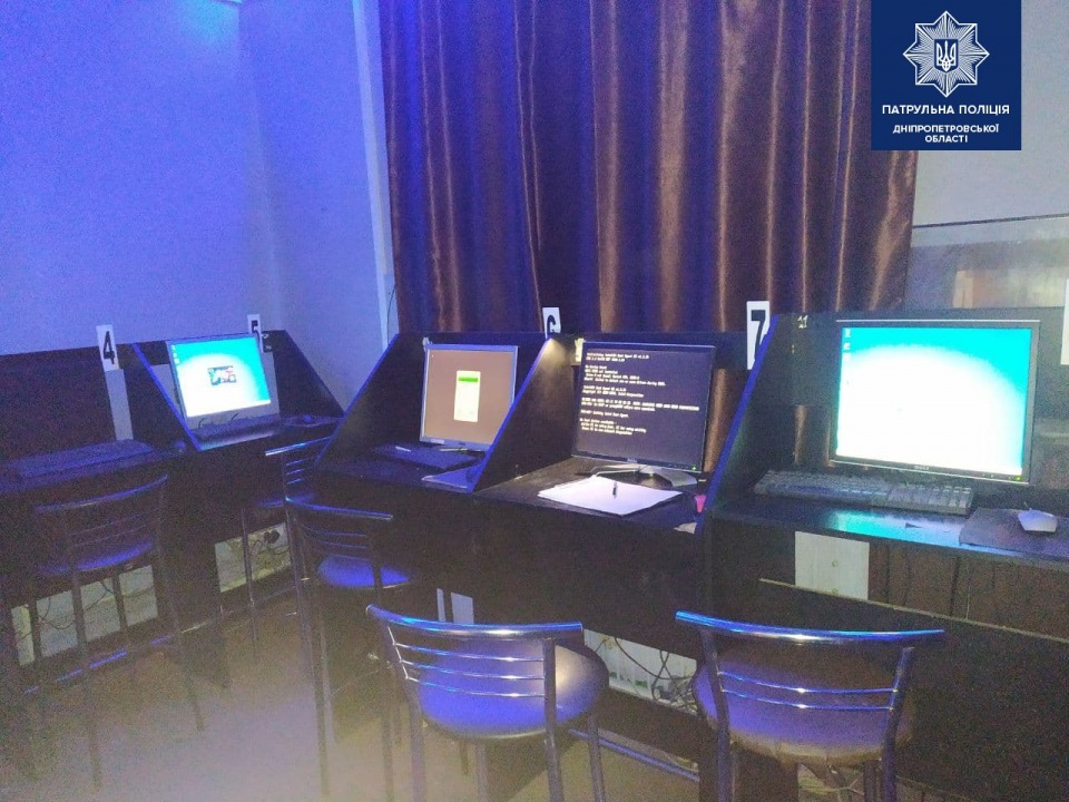 В Днепре полицейские разоблачили подпольные залы с игровыми автоматами - рис. 1