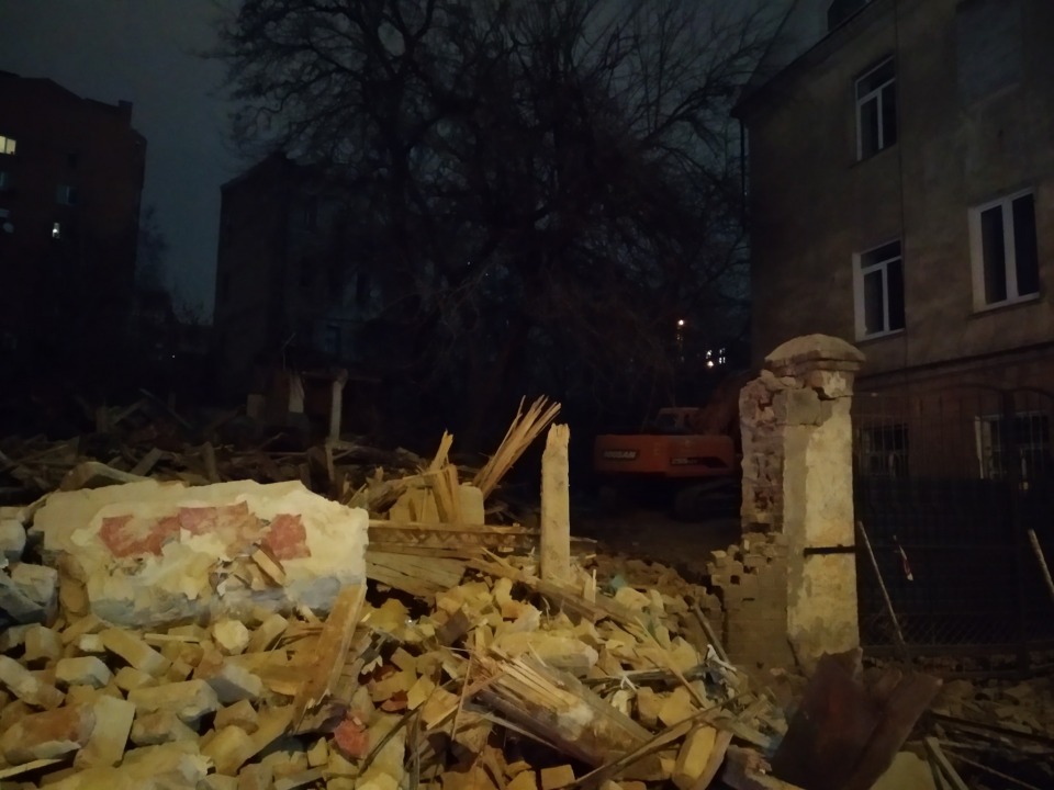 В центре Днепра снесли старинный 2-этажный особняк - рис. 3