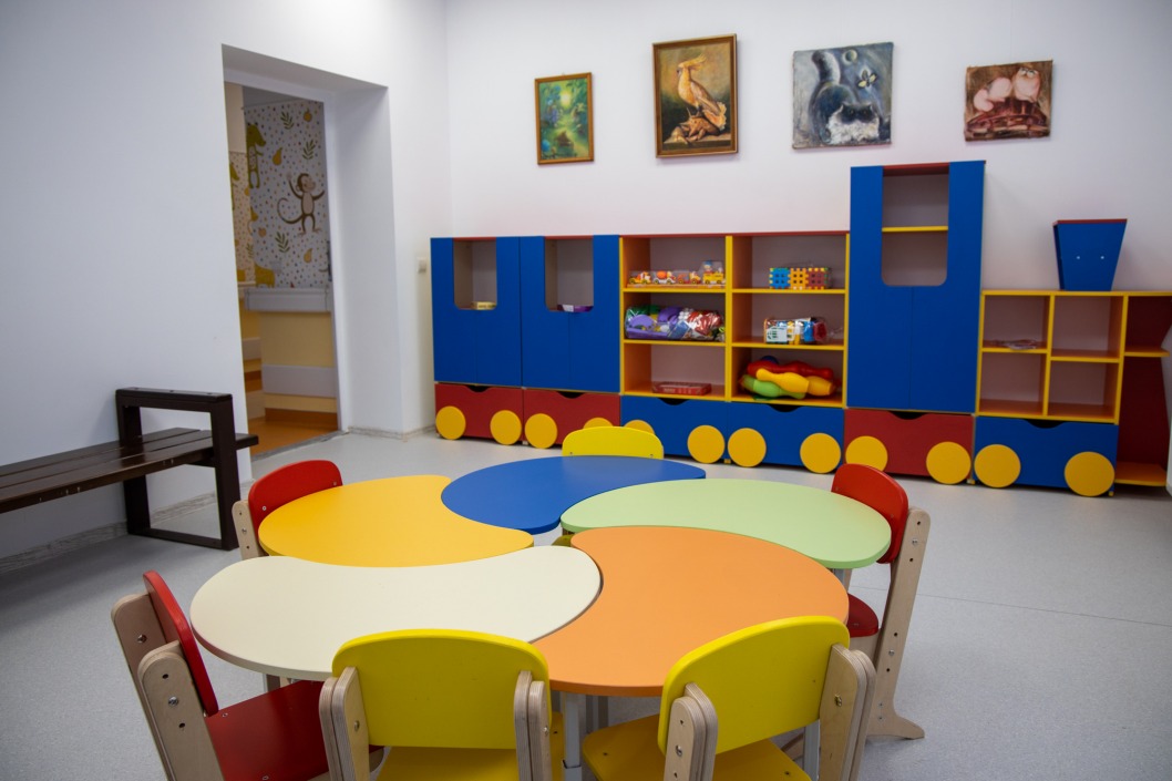 Зверята на стенах и игрушки в палатах: в Никополе открыли современную детскую больницу - рис. 9