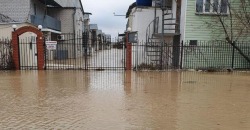 На Азовском море в Кирилловке затопило подъезд к президентской резиденции - рис. 20