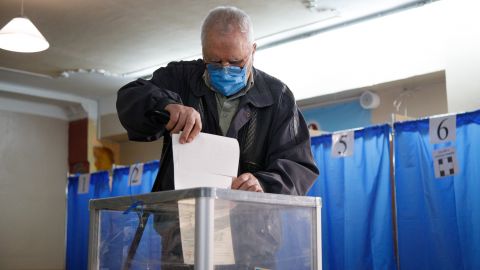 Явка на выборах в Кривом Роге больше 35 %, - данные ТИК - рис. 1