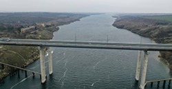 Зеленский открыл первый проезд Запорожского моста через Днепр - рис. 1