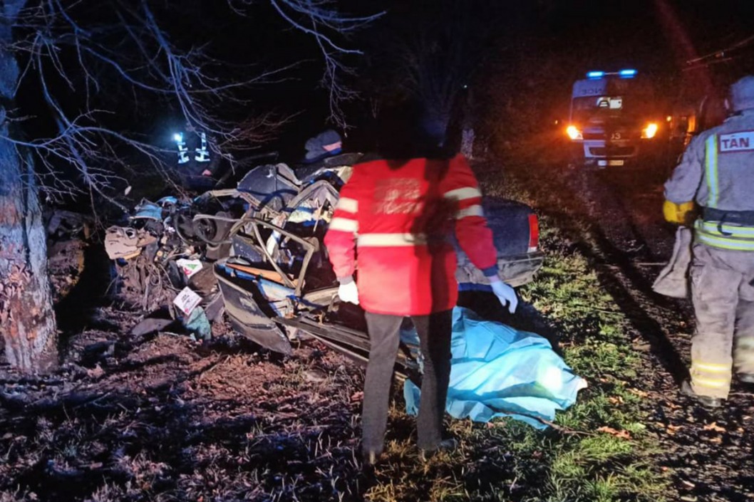 Под Днепром произошло смертельное ДТП: водителя вырезали из авто - рис. 3