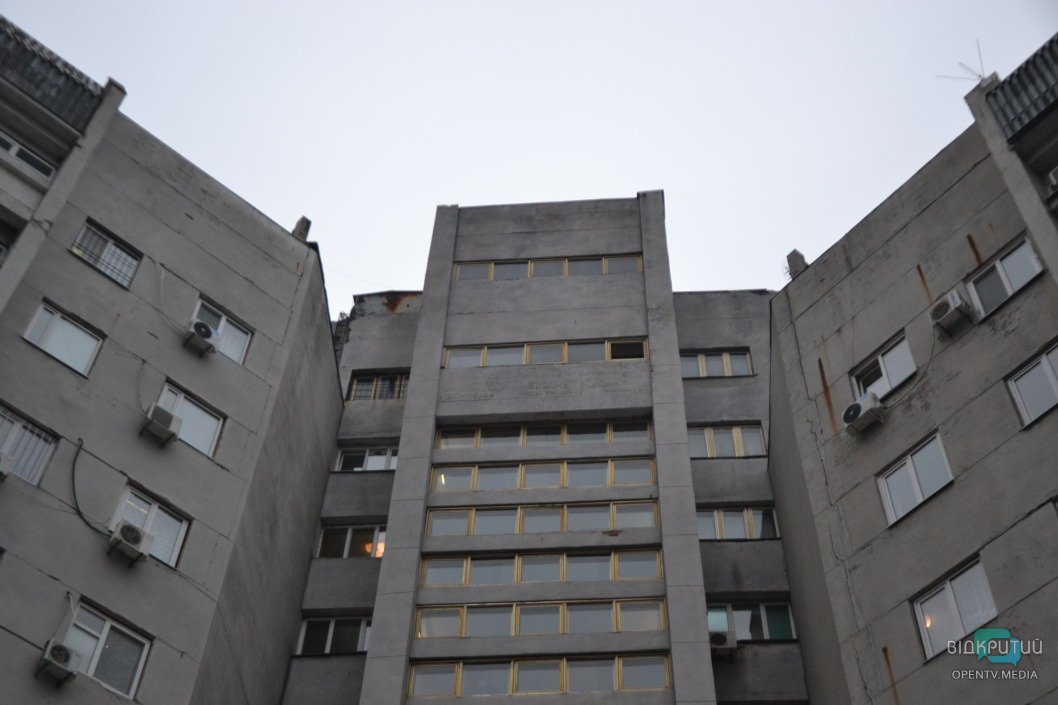 В Днепре из окна областной больницы выпрыгнул тяжело больной пациент - рис. 2