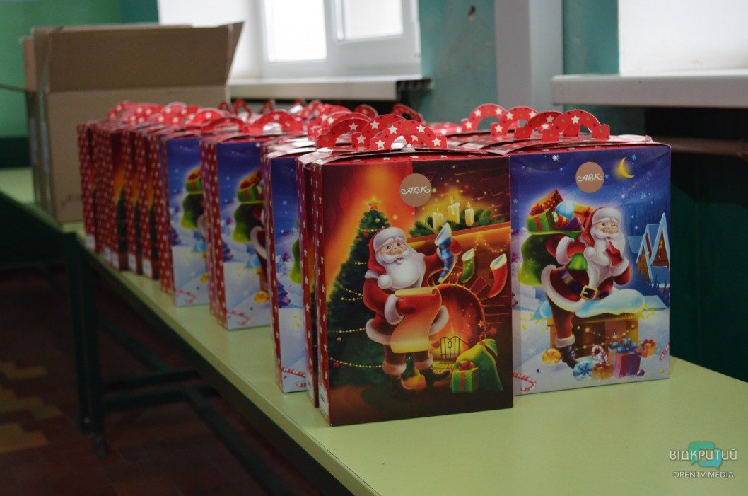 Ученики подгороднянского УВК получили подарки к новогодним праздникам - рис. 8