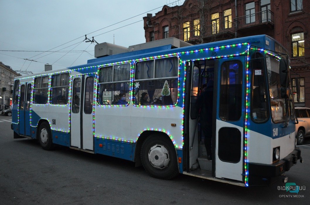 Как будет ходить днепровский транспорт в новогодние праздники - рис. 1