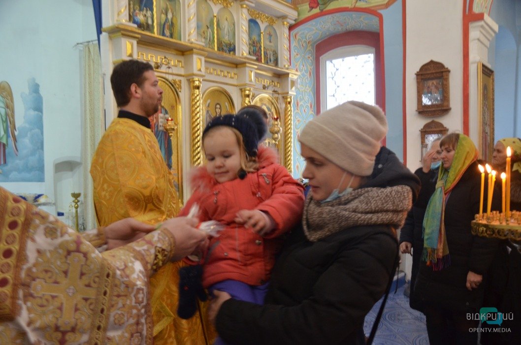 Детки из села Китайгород получили сладкие подарки ко Дню Святого Николая - рис. 20