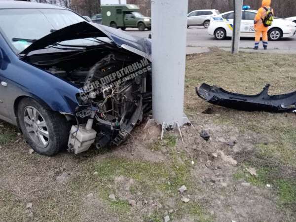 В Днепре на Запорожском шоссе столкнулись 2 иномарки: есть пострадавшие - рис. 1