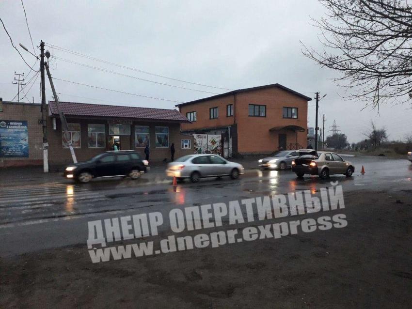 В Днепре на Передовой пешеход попал под колеса автомобиля - рис. 1