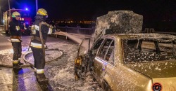 В Днепре на Кайдакском мосту сгорел Opel - рис. 2