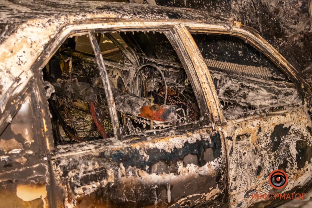 В Днепре на Кайдакском мосту сгорел Opel - рис. 7