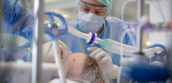 Статистика COVID-19 на 17 декабря в Днепре: коронавирусом за сутки заразились 287 человек - рис. 1