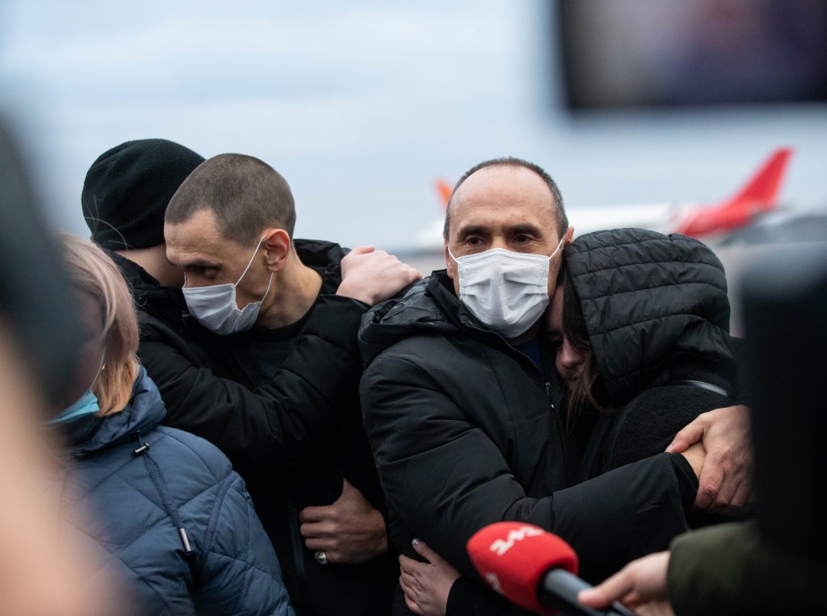 В Украину из ливийской тюрьмы вернулись четверо моряков - рис. 1
