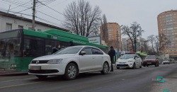 В Днепре возле Нового центра пробка: столкнулись две иномарки - рис. 14