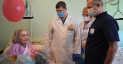 В Днепровской больнице им. Мечникова известная актриса отметила 93-летие - рис. 21