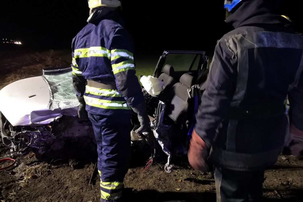 ДТП под Днепром: мертвого водителя автомобиля Ford вырезали из машины - рис. 11