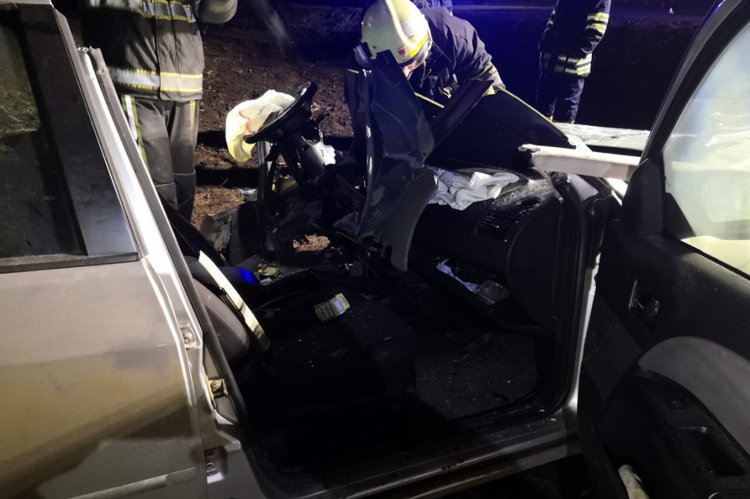 ДТП под Днепром: мертвого водителя автомобиля Ford вырезали из машины - рис. 15