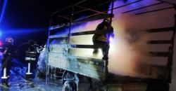 На трассе под Днепром дотла сгорел грузовик - рис. 11