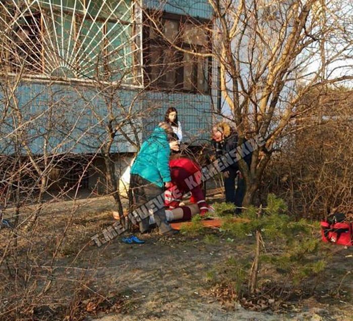 В Каменском парень упал с 9 этажа и остался жив - рис. 1