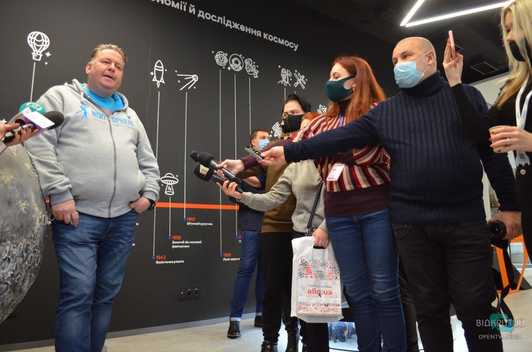 Звездный зал и 3D-эффекты: в Днепре после реконструкции открылся планетарий - рис. 12