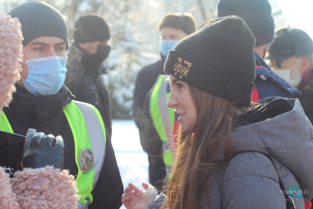 В Днепре прошел митинг против повышения тарифов на коммунальные услуги (ФОТОРЕПОРТАЖ) - рис. 16