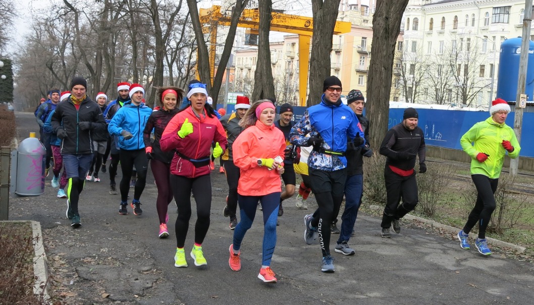 Спортивное начало года: в Днепре 1 января состоялась массовая пробежка - рис. 2