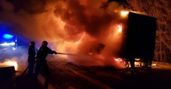 В Синельниковском районе сгорел авторефрижератор с грузом маргарина - рис. 11