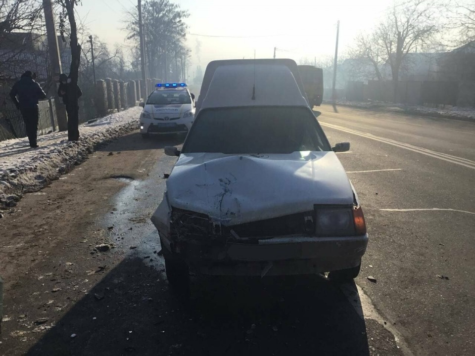 В Кривом Роге водитель ЗАЗ протаранил припаркованный полицейский автомобиль - рис. 3