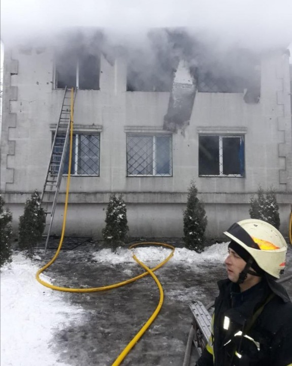 Пожар в доме престарелых в Харькове: погибли 15 человек (ФОТО) - рис. 1