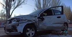 В Днепре на Набережной Заводской столкнулись 3 авто - рис. 17