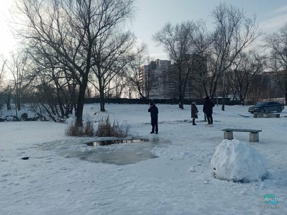 Крещение в Днепре: как отмечают на краснокаменском карьере (ФОТО) - рис. 2