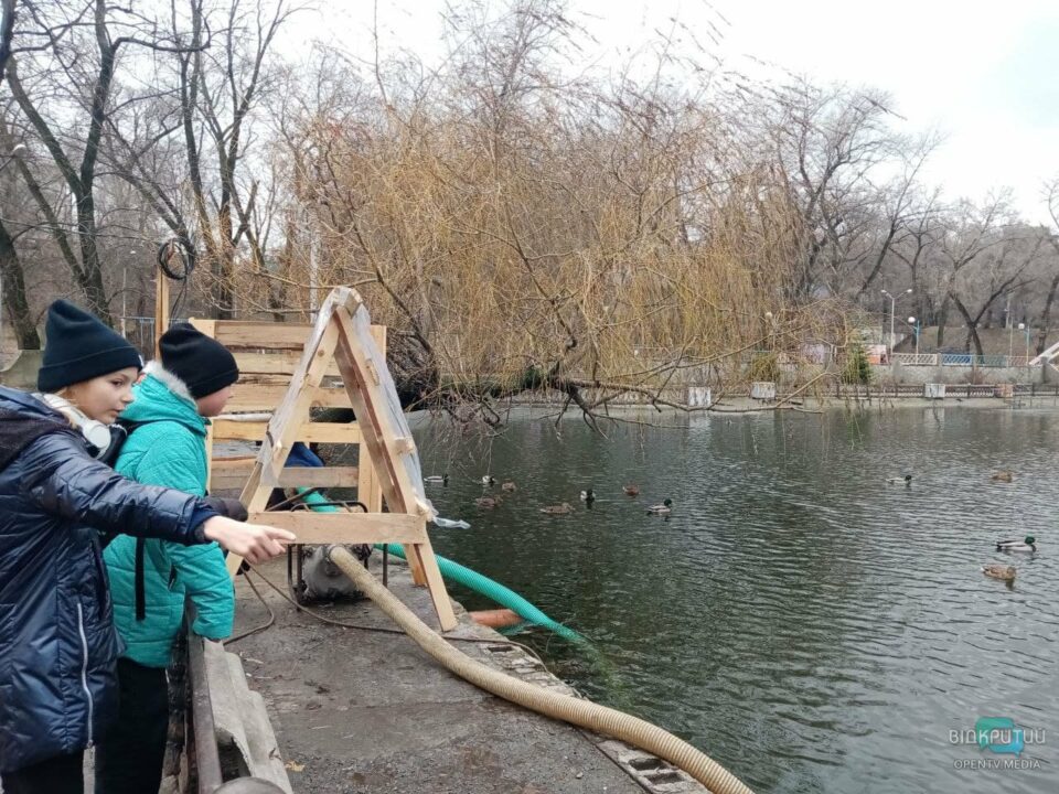 В днепровском парке Глобы озеро снова вышло из берегов (ФОТО) - рис. 2