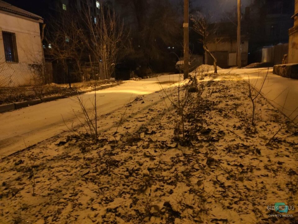 Синоптики не ошибались: улицы Днепра засыпало снегом (ФОТО) - рис. 6