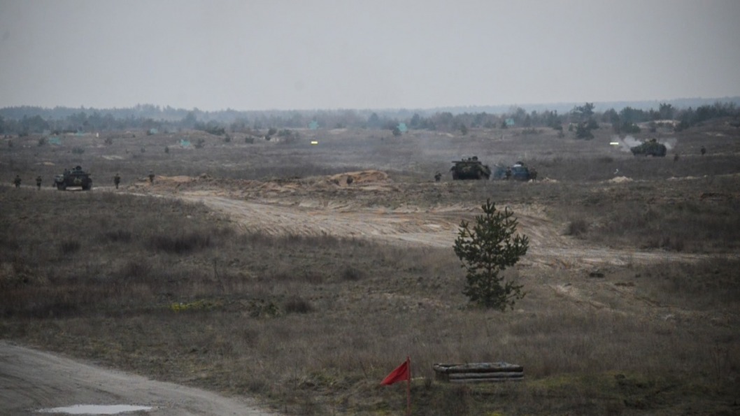 Под Днепром замечено скопление военных частей и боевой техники: что происходит - рис. 5
