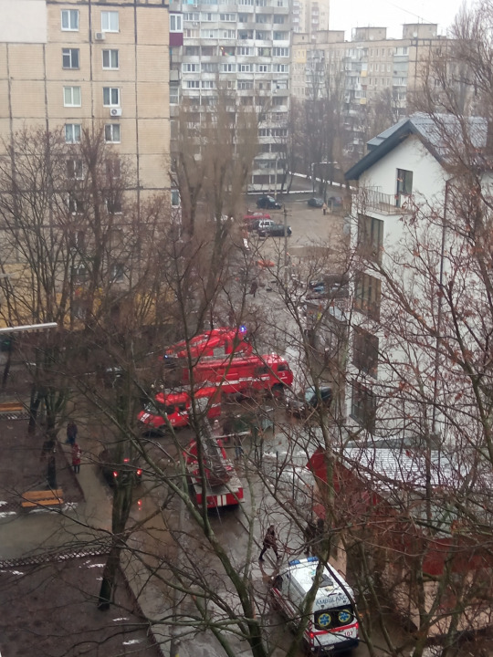 Огонь вырывался из окон : в Днепре на Калиновой горела квартира - рис. 3
