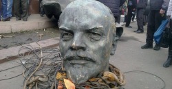 Годовщина исторических событий: как в Днепре сносили Ленина и переименовывали центральную площадь - рис. 3