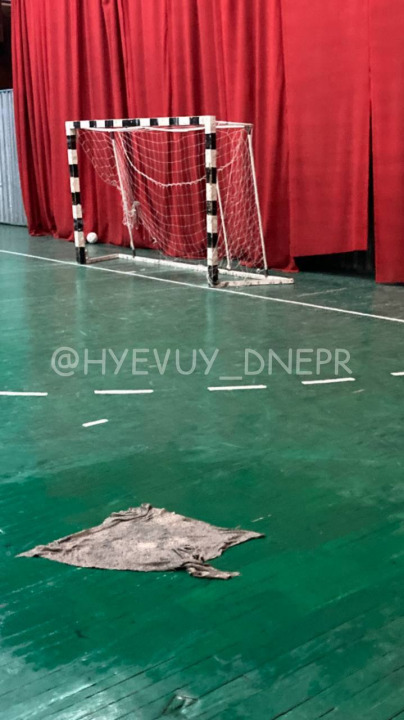 В Днепре в спорткомлексе ДНУ протекла крыша: в каком состоянии комплекс сейчас - рис. 4