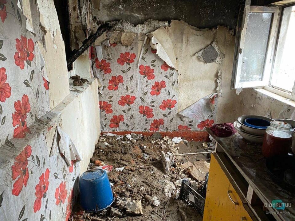 В Днепре cгорел одноэтажный дом: 70-летняя женщина и ее трое внуков осталась без жилья - рис. 3