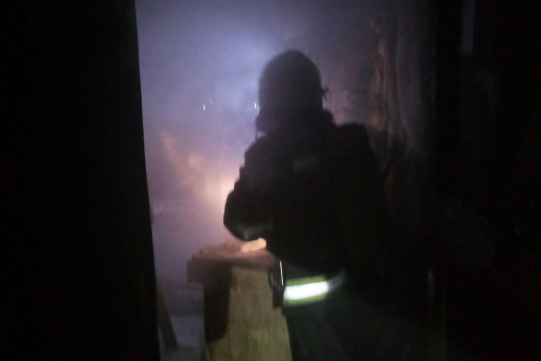 В Павлограде из пылающей квартиры спасли мужчину: он в реанимации - рис. 2