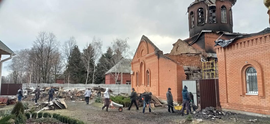 Как под Днепром восстанавливают сгоревший на Крещение храм (ФОТО) - рис. 3